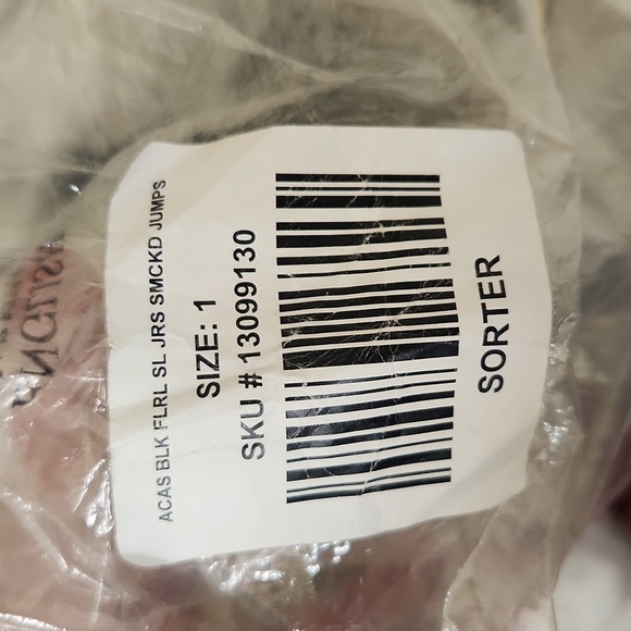 NWT Smocked jumpsuit - Picture 8 of 9